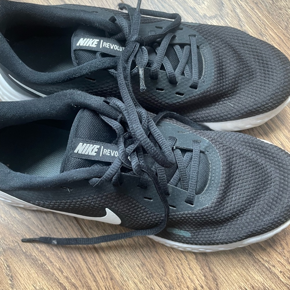 Nike Revolution Women’s Black Running Shoes